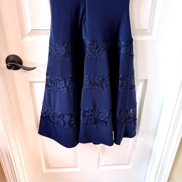 ⭐️ NWT Lauren Ralph Lauren Evening Party Dress V-neck Fit and Flare Navy Size 2 - Picture 7 of 13